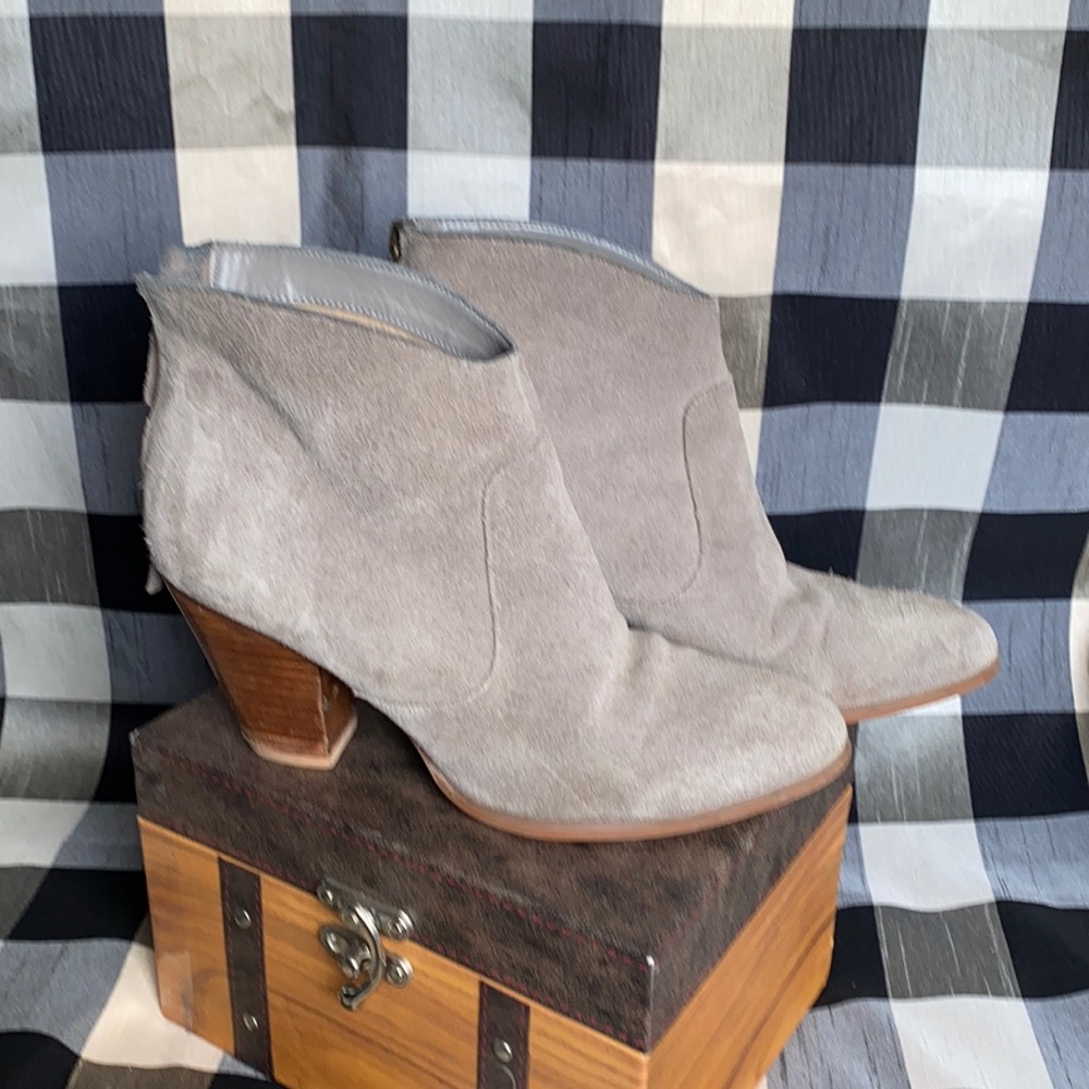 Gray ankle boot